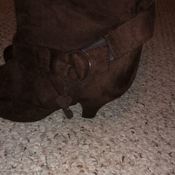 Shrek Brown suede mid shin boots - Picture 5 of 6